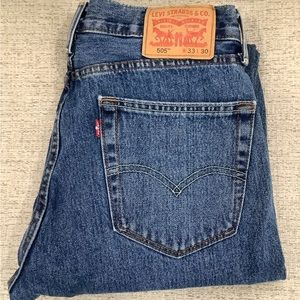Mens Levi’s  505 regular fit. size 33x30.